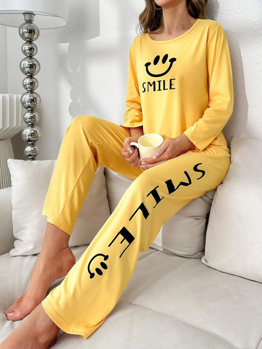 Women's Cheerful "Smile" Graphic Long-Sleeve Pajama Set