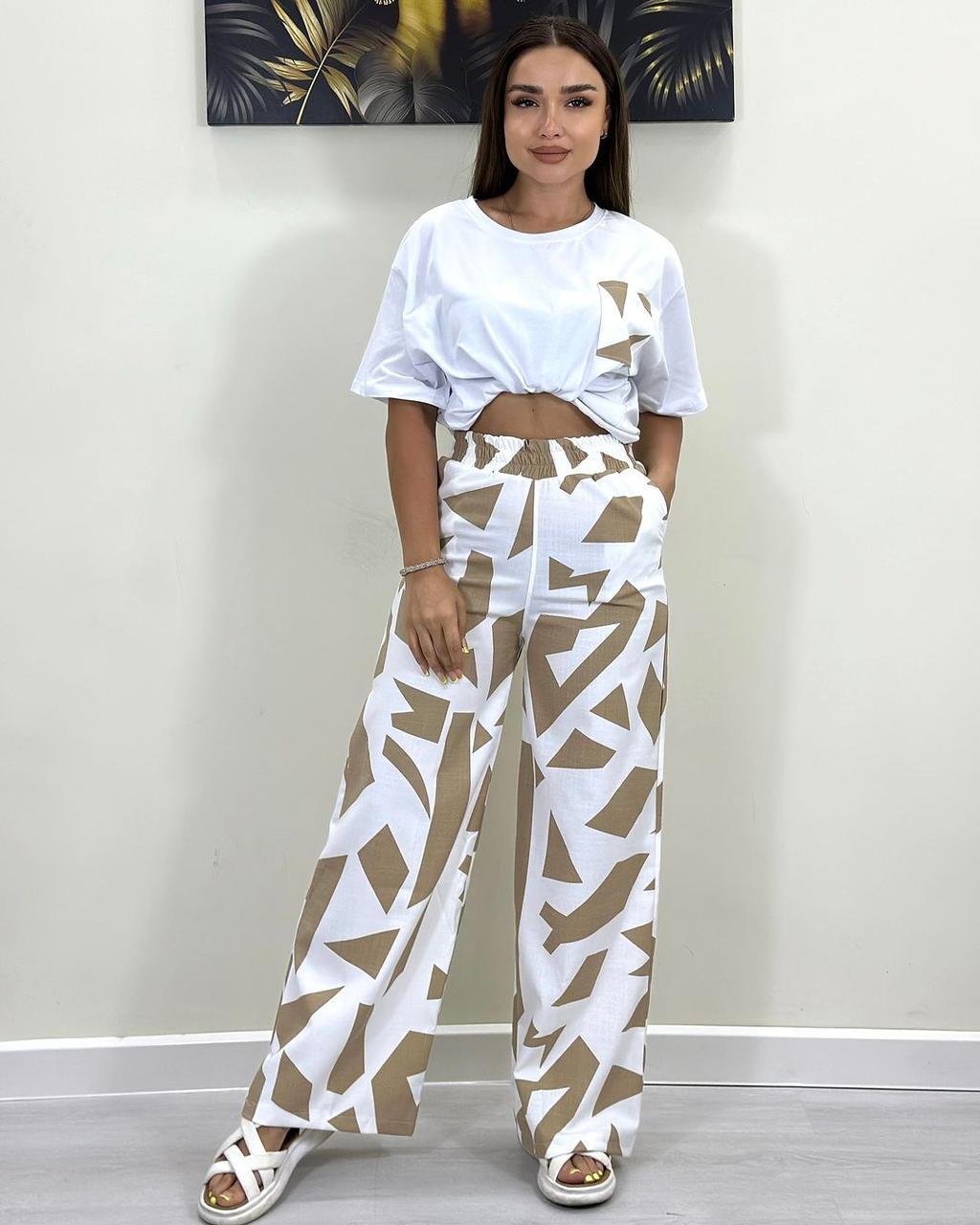 Women's Stylish Geometric Print T-Shirt & Wide-Leg Pants Lounge Set.