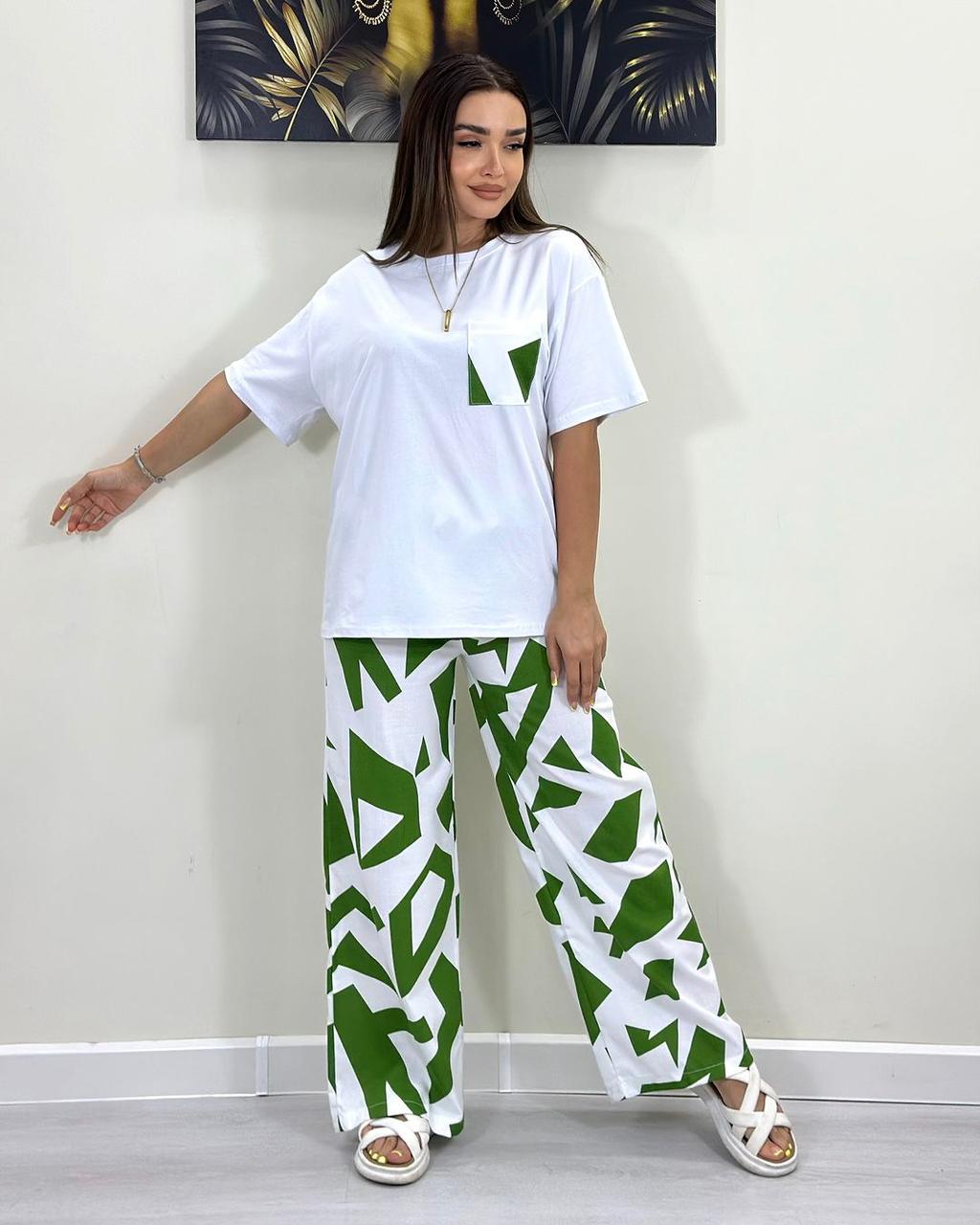 Women's Stylish Geometric Print T-Shirt & Wide-Leg Pants Lounge Set.