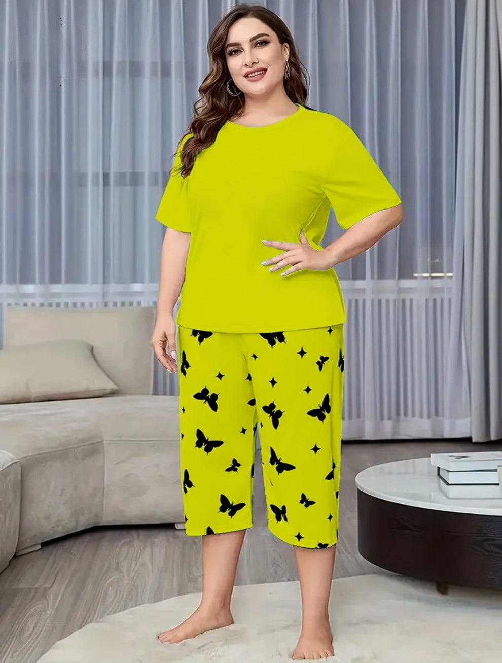 Plus Size Butterfly Print Capri Night Suit Set in Bright Yellow